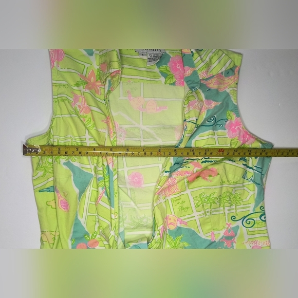 Lilly Pulitzer Green and Pink Tropical Print Sleeveless Cropped Wrap Top, 4 - Picture 5 of 7